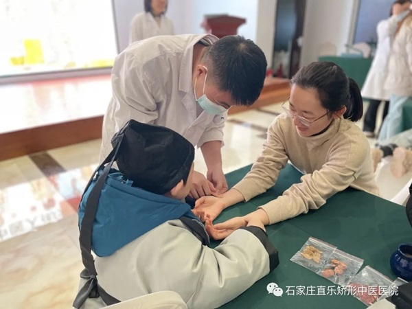 燕都小記者中醫(yī)研學(xué)活動(dòng)走進(jìn)直樂矯形中醫(yī)醫(yī)院